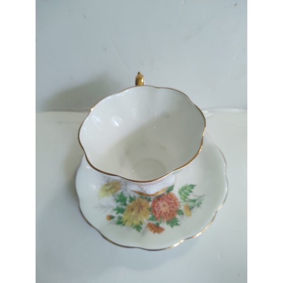 Royal Albert Tea Lyric Shape Cup & Saucer Friendship Series "Chrysanthemum" - Picture 6 of 13